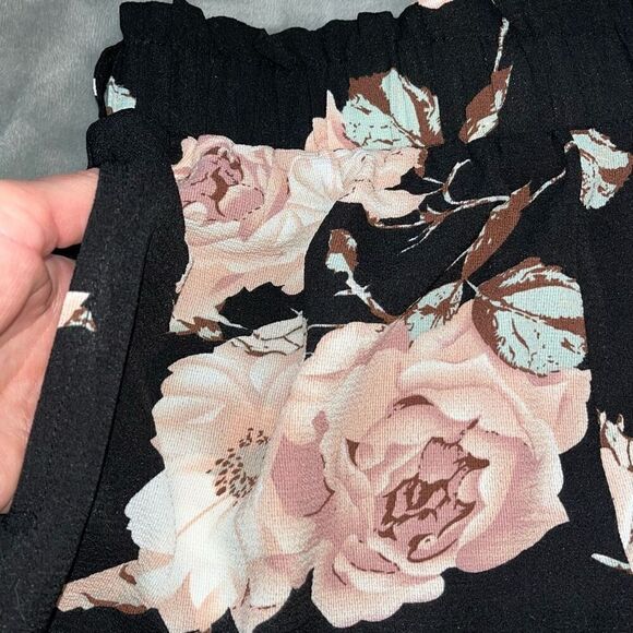 Shein Womens Medium Multicolor Floral Elastic Waistband Flowy Shorts - Picture 3 of 6